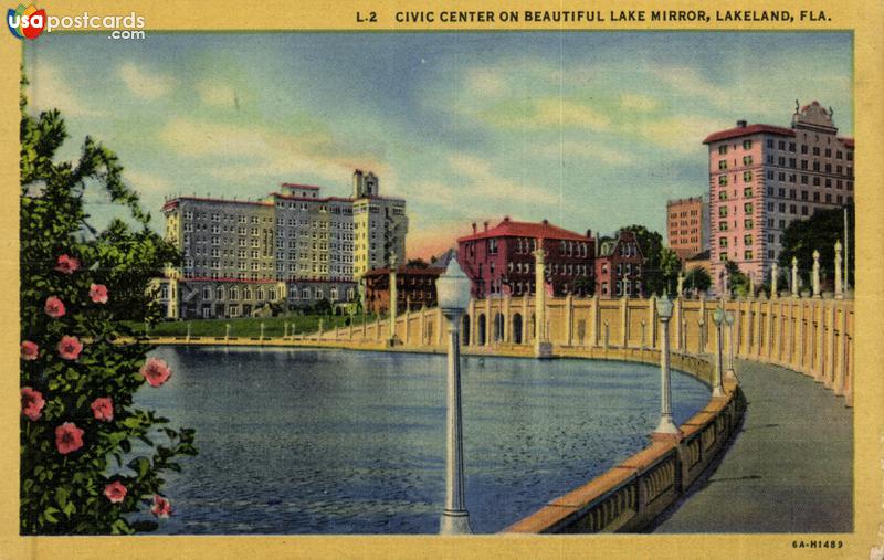 Pictures of Lakeland, Florida: Civic Center on Beautiful Lake Mirror