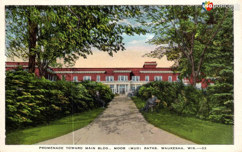 Pictures of Waukesha, Wisconsin: Promenade Toward Main Building