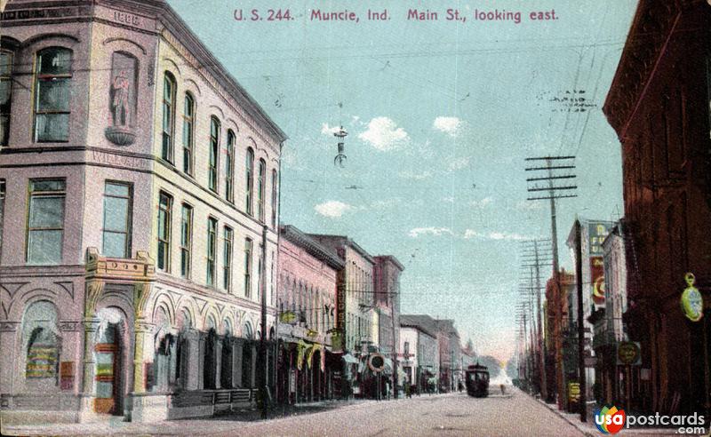 Pictures of Muncie, Indiana: Main Street, looking East