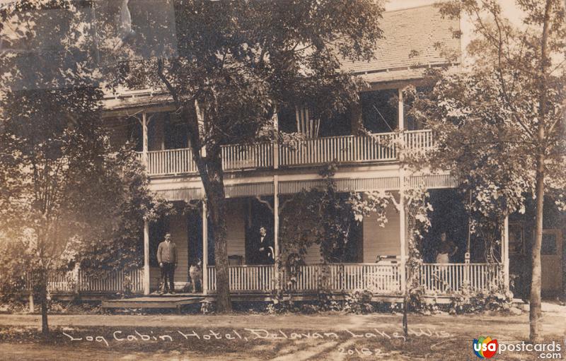 Pictures of Delavan, Wisconsin: Log Cabin Hotel